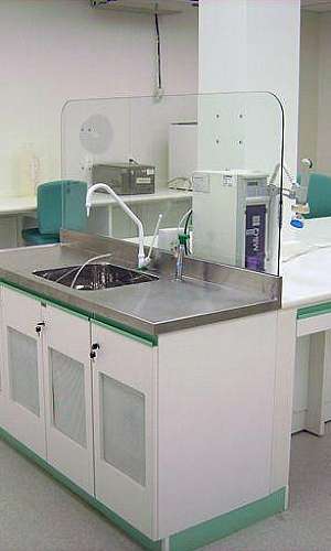 Mobiliário para laboratório de microbiologia