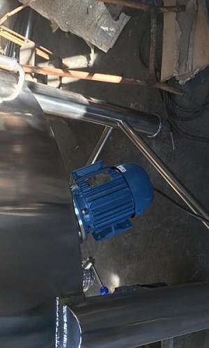 Tanque com Agitador Tanque com Agitador